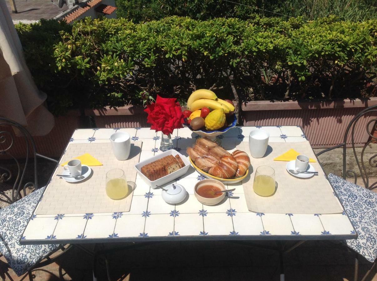 La Terrazzina Sul Tramonto Bed & Breakfast Forio  Bagian luar foto