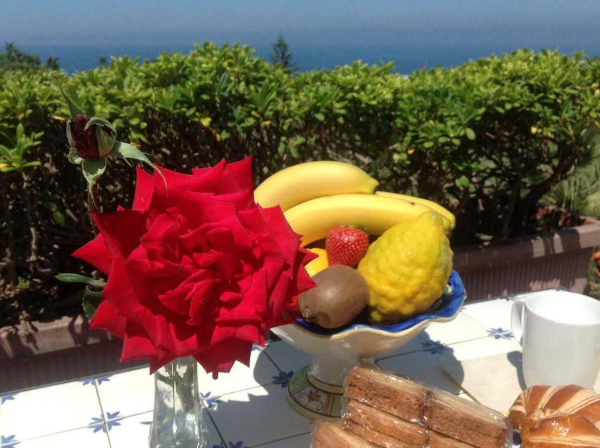 La Terrazzina Sul Tramonto Bed & Breakfast Forio  Bagian luar foto